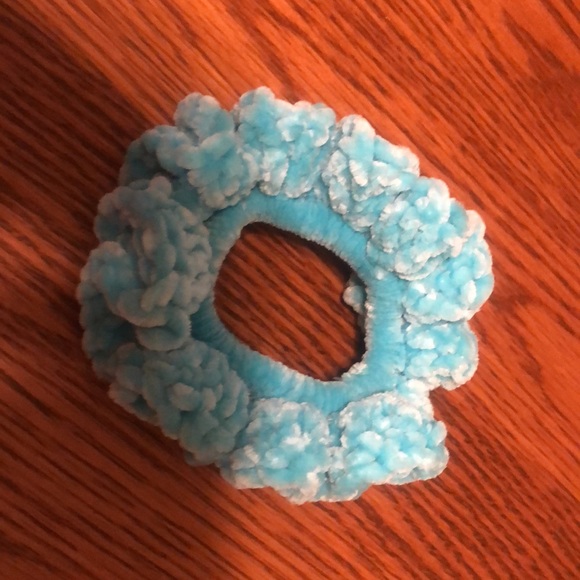 Scrunchies - Picture 3 of 4